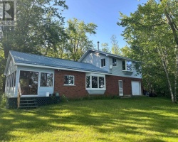 Cottage for Sale on Young Lake
