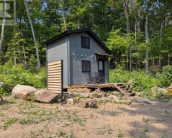 Cottage for Sale on Salerno Lake