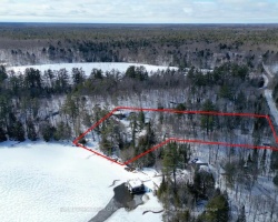 Cottage for Sale on Lake Joseph