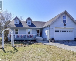 Cottage for Sale on Lake Simcoe