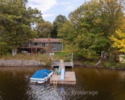 Cottage for Sale on Manitouwabing Lake