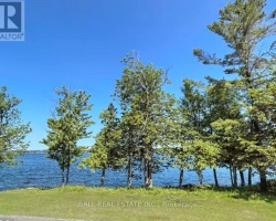 Cottage for Sale on Sturgeon Lake