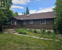 Cottage for Sale on Salerno Lake