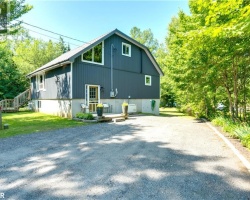Cottage for Sale on Dickie Lake