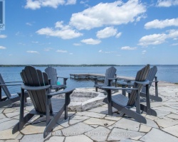 Cottage for Sale on Sturgeon Lake