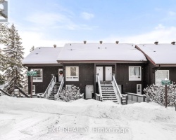 Cottage for Sale on Peninsula Lake