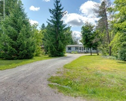 Cottage for Sale on Pigeon 