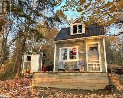 Cottage for Sale on Barkway Lake