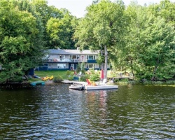 Cottage for Sale on Mckay Lake