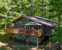 Cottage for Sale on Severn River