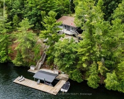 Cottage for Sale on Gloucester Pool