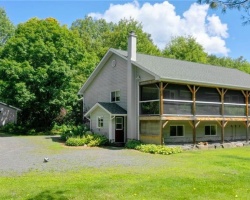 Cottage for Sale on Mclaren Lake