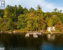 Cottage for Sale on Lake Joseph