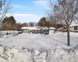 Cottage for Sale on Simcoe Lake