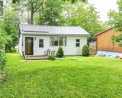 Cottage for Sale on Simcoe 
