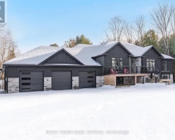 Cottage for Sale on Coldwater Lake