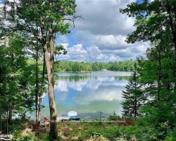 Cottage for Sale on Faris Lake