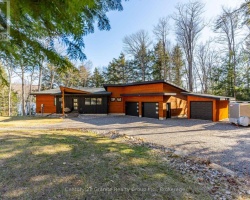 Cottage for Sale on Long Lake