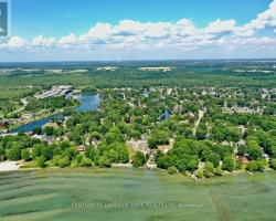 Cottage for Sale on Simcoe Lake