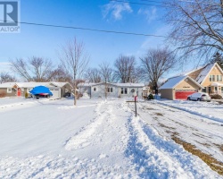 Cottage for Sale on Simcoe Lake