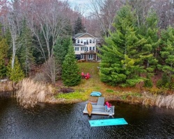 Cottage for Sale on Crego Lake