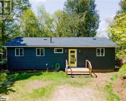 Cottage for Sale on Long Lake