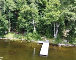 Cottage for Sale on Drag Lake