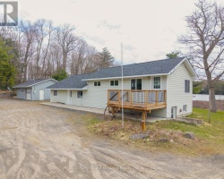 Cottage for Sale on Murdock Lake