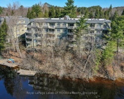 Cottage for Sale on Muskoka River