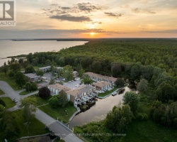 Cottage for Sale on Simcoe Lake