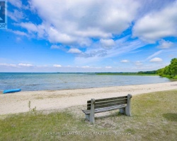 Cottage for Sale on Simcoe Lake