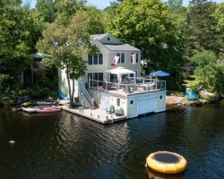 Cottage for Sale on Baxter Lake