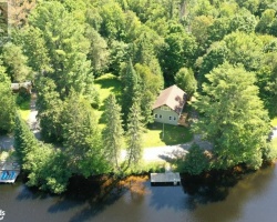 Cottage for Sale on Muskoka River