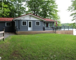 Cottage for Sale on Bruce Lake
