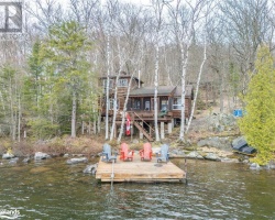 Cottage for Sale on Loon Lake