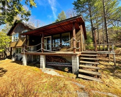 Cottage for Sale on Healey Lake