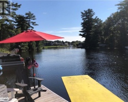 Cottage for Sale on Muskoka River