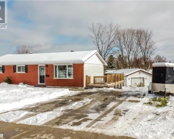 Property for Sale on 2 Walker Avenue, Orillia