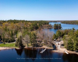 Cottage for Sale on Gibson Lake