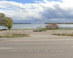 Cottage for Sale on Lake Simcoe