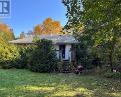 Cottage for Sale on Simcoe Lake