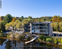 Cottage for Sale on Muskoka River