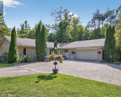 Property for Sale on 7190 93 HIGHWAY, Tiny
