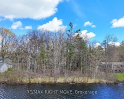 Cottage for Sale on Severn River