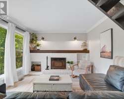 Cottage for Sale on Peninsula Lake