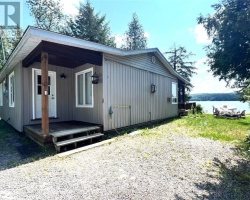 Cottage for Sale on Oudaze Lake