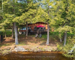 Cottage for Sale on Oxbow Lake
