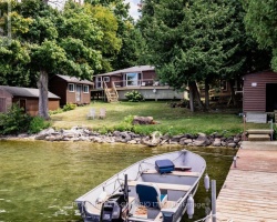 Cottage for Sale on Lake Simcoe