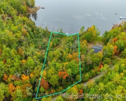 Cottage for Sale on Crego Lake