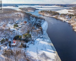 Cottage for Sale on Lake Vernon